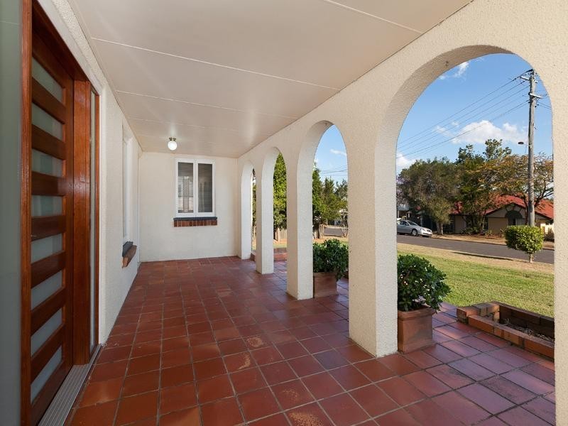 9 Sheffield Street, Oxley QLD 4075