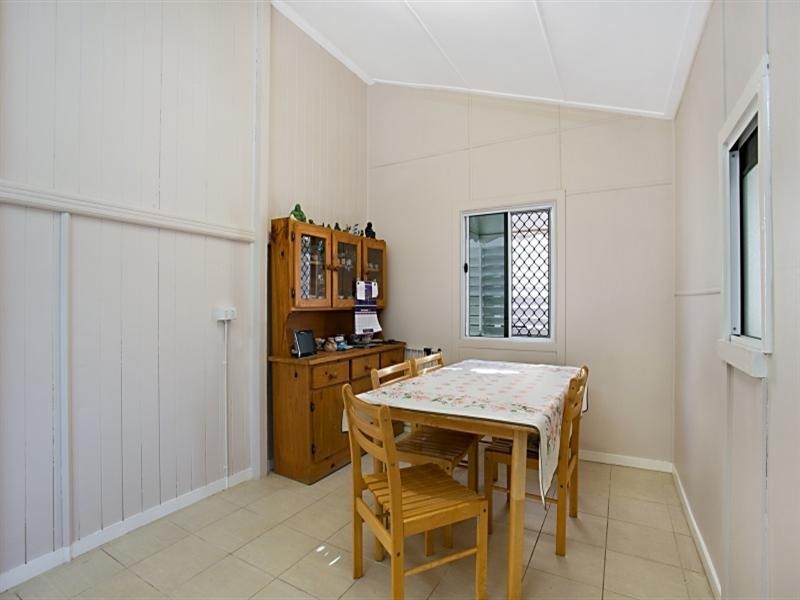 84 Thomas Street, Sherwood QLD 4075
