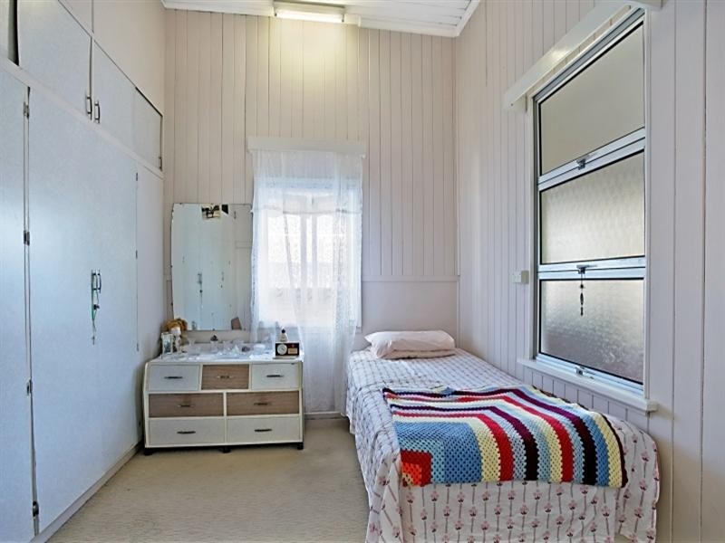 84 Thomas Street, Sherwood QLD 4075