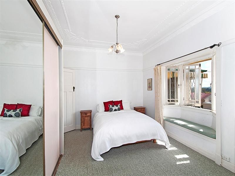 18 Rathlyn Avenue, Corinda QLD 4075