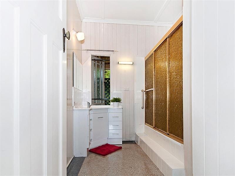 18 Rathlyn Avenue, Corinda QLD 4075