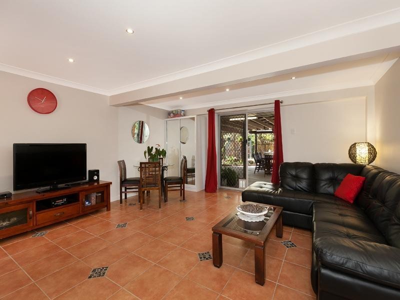 408 Cliveden Avenue, Corinda QLD 4075