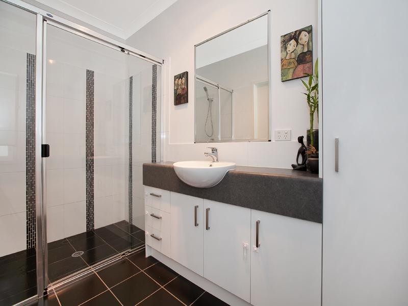 22 Haldane Street, Graceville QLD 4075