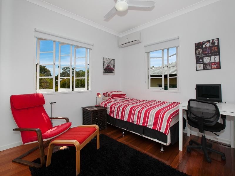 22 Haldane Street, Graceville QLD 4075