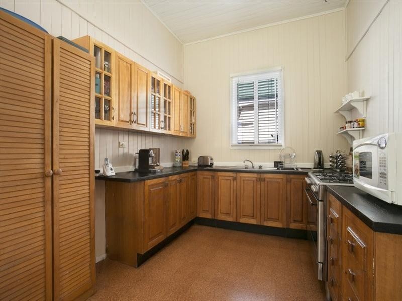 93 Graceville Avenue, Graceville QLD 4075