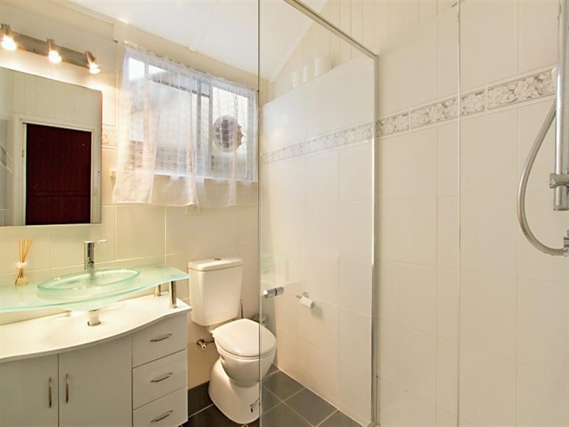 93 Graceville Avenue, Graceville QLD 4075