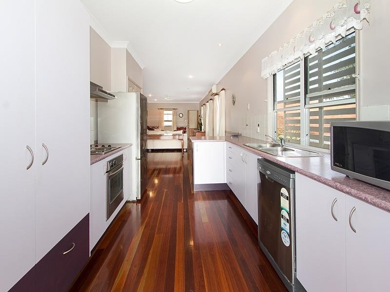 116 Graceville Avenue, Graceville QLD 4075