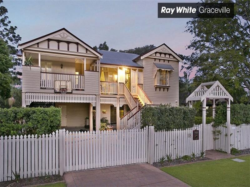 18 Dan Street, Graceville QLD 4075