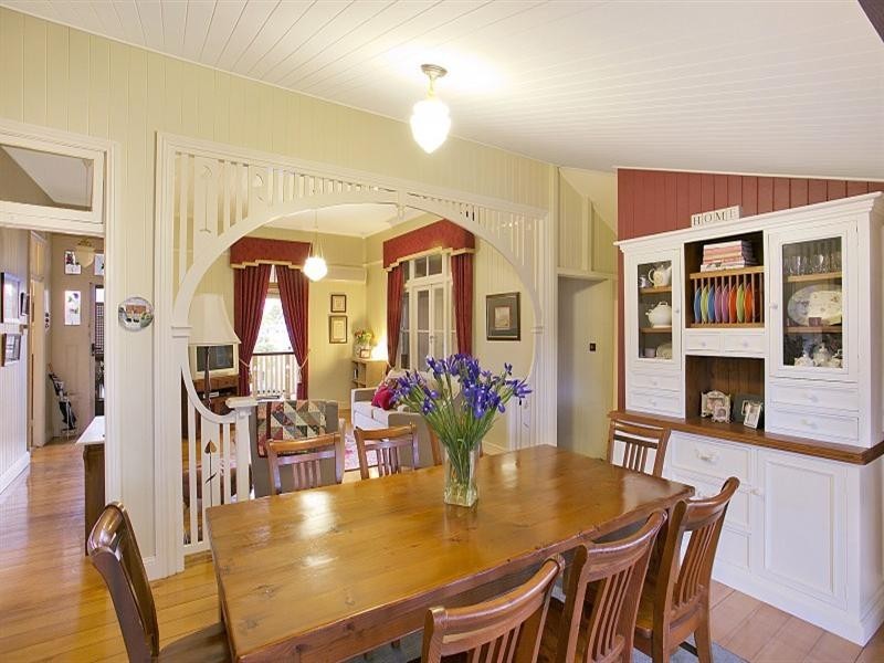 18 Dan Street, Graceville QLD 4075