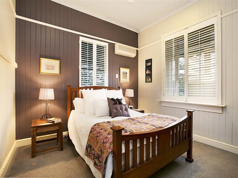 18 Dan Street, Graceville QLD 4075