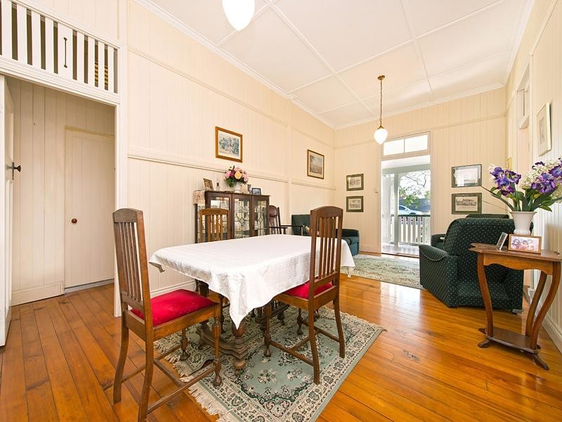 9 Menin Road, Corinda QLD 4075