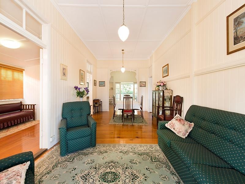 9 Menin Road, Corinda QLD 4075