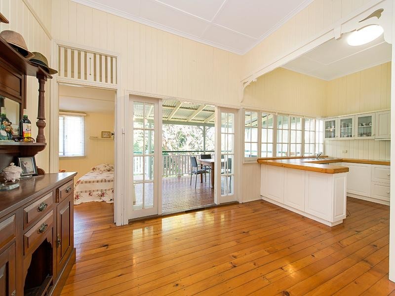 9 Menin Road, Corinda QLD 4075