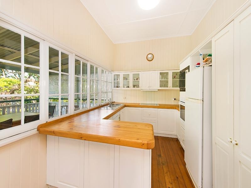 9 Menin Road, Corinda QLD 4075