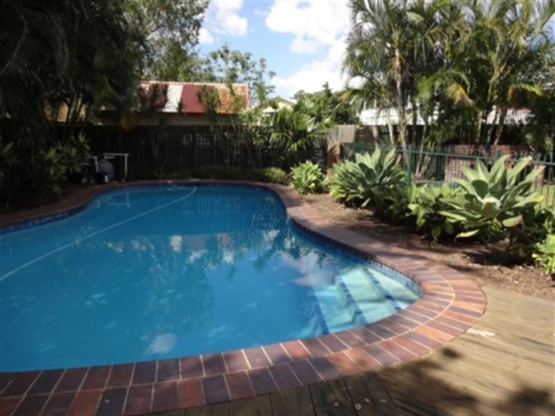 9 Cormack Street, Sherwood QLD 4075