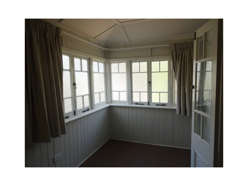 281 Oxley Road, Graceville QLD 4075