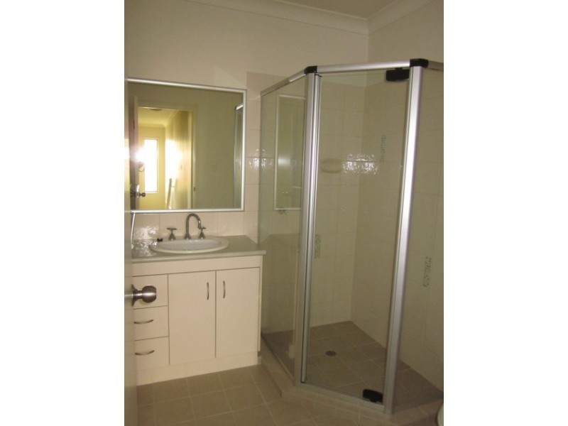 2/572 Sherwood Road, Sherwood QLD 4075