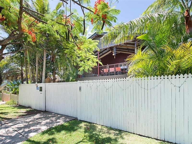 18 White Street, Graceville QLD 4075