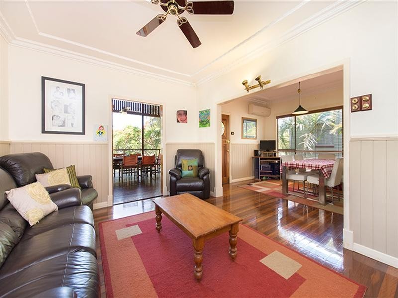 18 White Street, Graceville QLD 4075