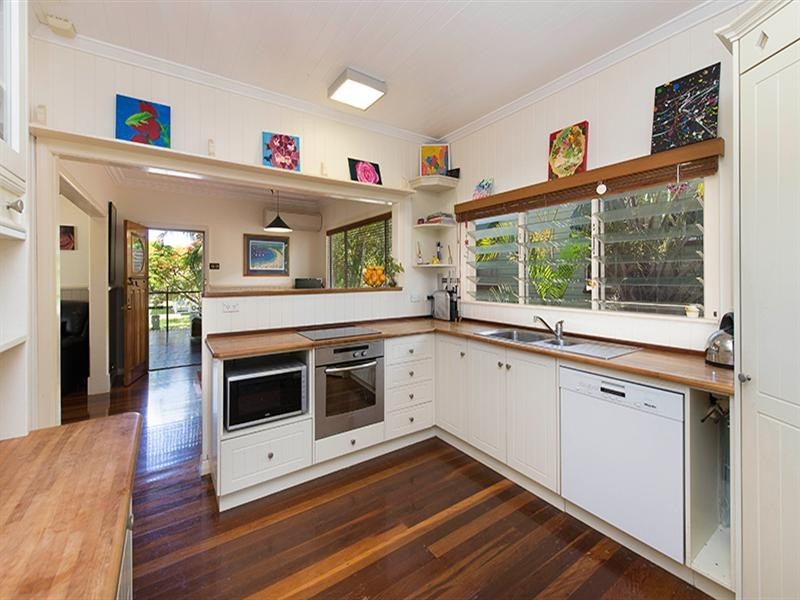 18 White Street, Graceville QLD 4075