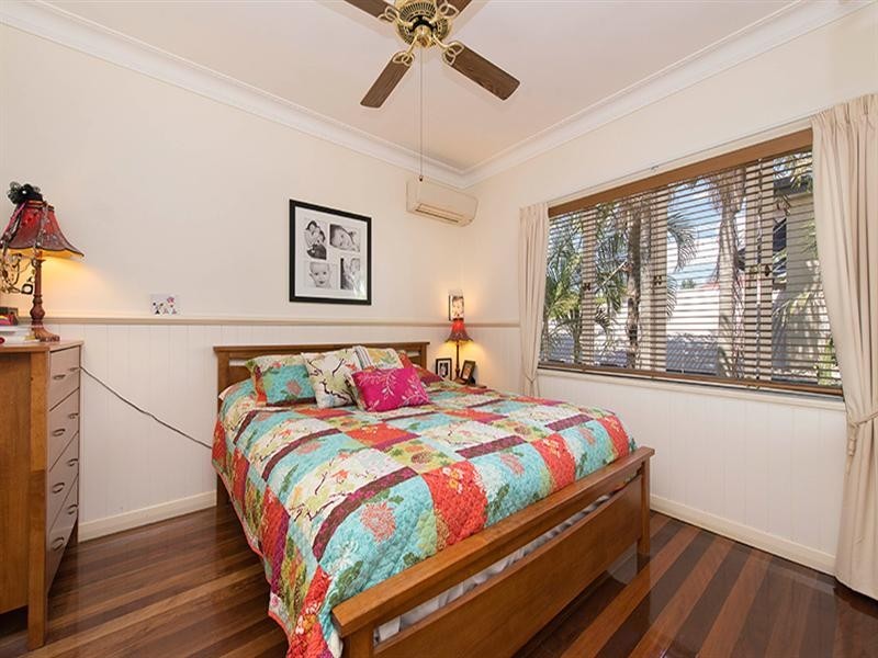 18 White Street, Graceville QLD 4075