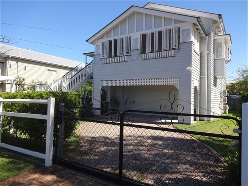 30 Connors Street, Graceville QLD 4075