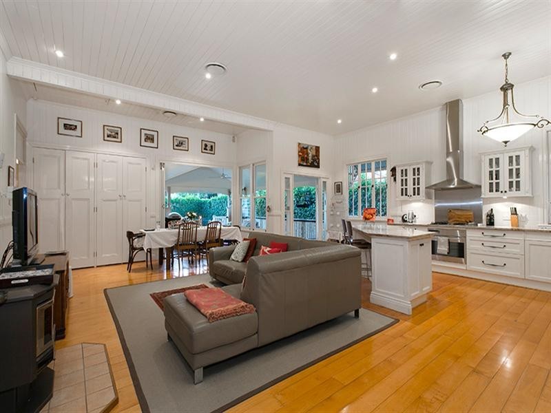 55 Victoria Avenue, Chelmer QLD 4068