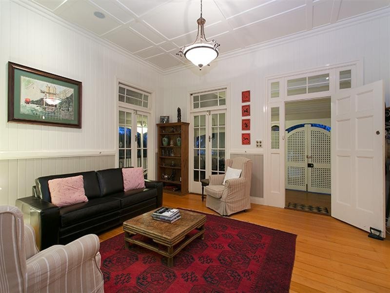 55 Victoria Avenue, Chelmer QLD 4068