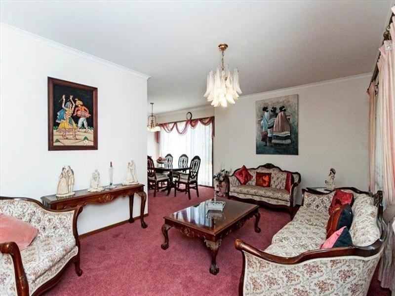 5 Cheviot Place, Sinnamon Park QLD 4073