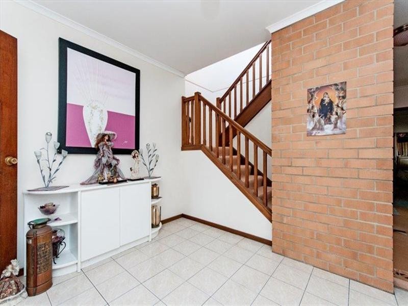 5 Cheviot Place, Sinnamon Park QLD 4073