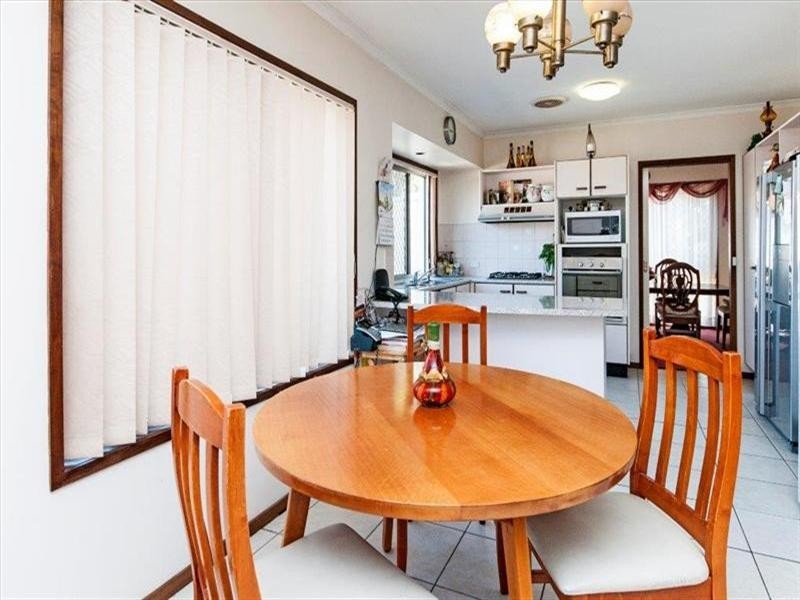 5 Cheviot Place, Sinnamon Park QLD 4073