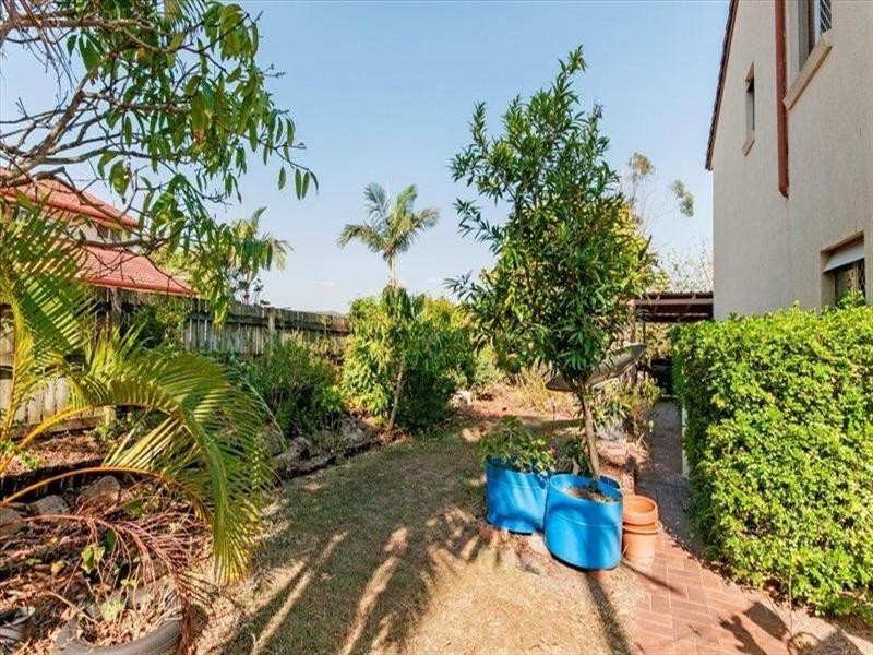 5 Cheviot Place, Sinnamon Park QLD 4073