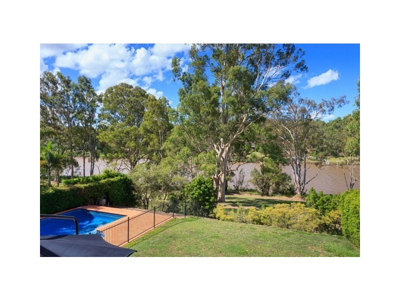 7 Samuel Place, Sinnamon Park QLD 4073