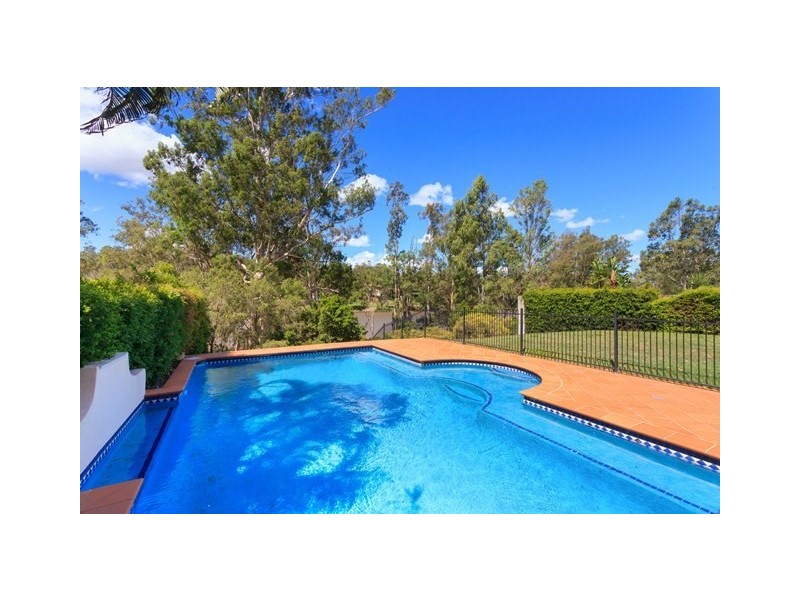 7 Samuel Place, Sinnamon Park QLD 4073