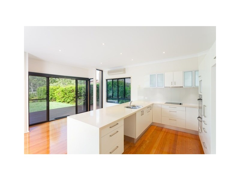 7 Samuel Place, Sinnamon Park QLD 4073