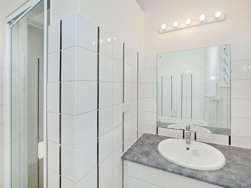 84 Bannerman Street, Oxley QLD 4075