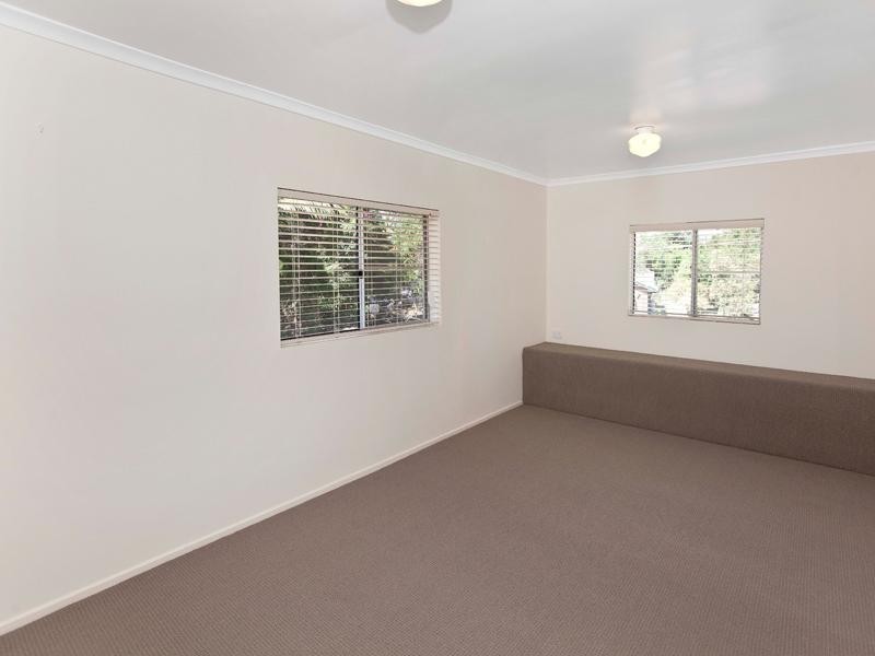 84 Bannerman Street, Oxley QLD 4075