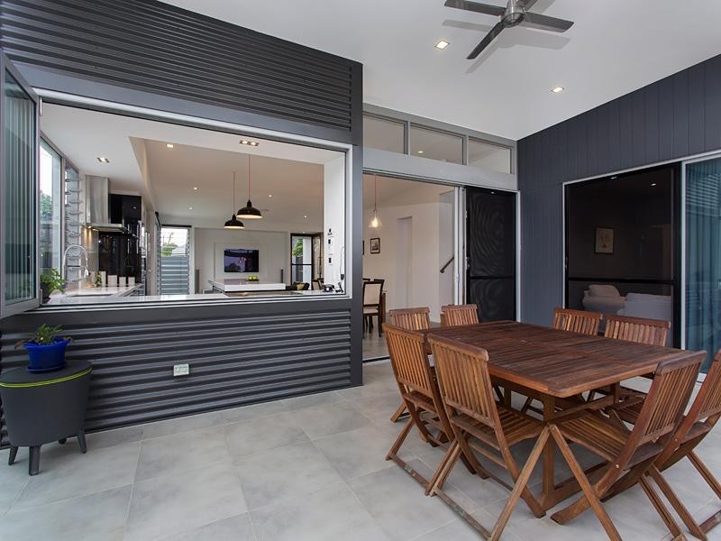 137 King Arthur Terrace, Tennyson QLD 4105