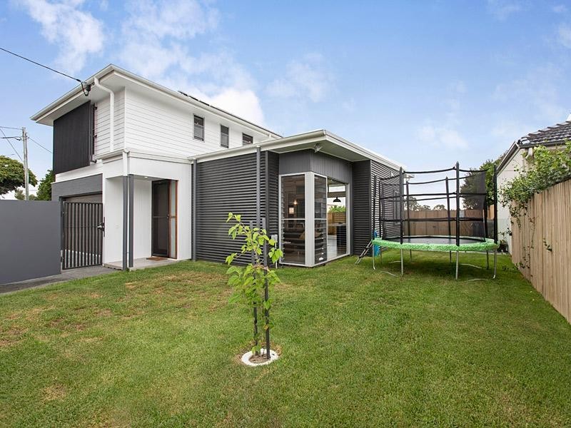 137 King Arthur Terrace, Tennyson QLD 4105