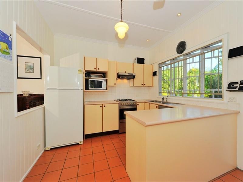 130 King Arthur Terrace, Tennyson QLD 4105