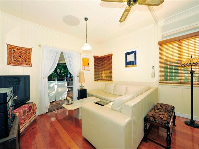 130 King Arthur Terrace, Tennyson QLD 4105