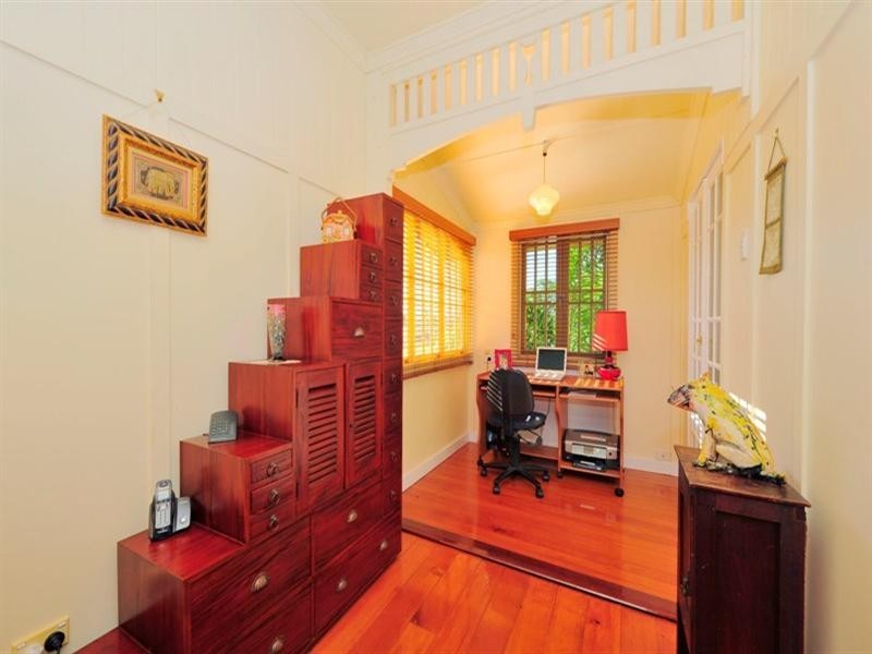 130 King Arthur Terrace, Tennyson QLD 4105