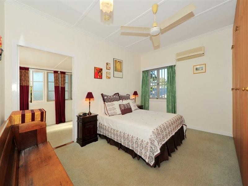 130 King Arthur Terrace, Tennyson QLD 4105