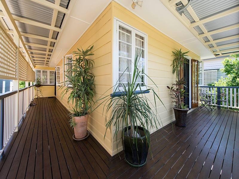 70 Central Avenue, Sherwood QLD 4075