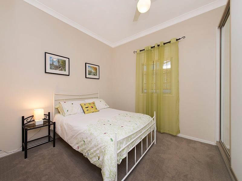 70 Central Avenue, Sherwood QLD 4075