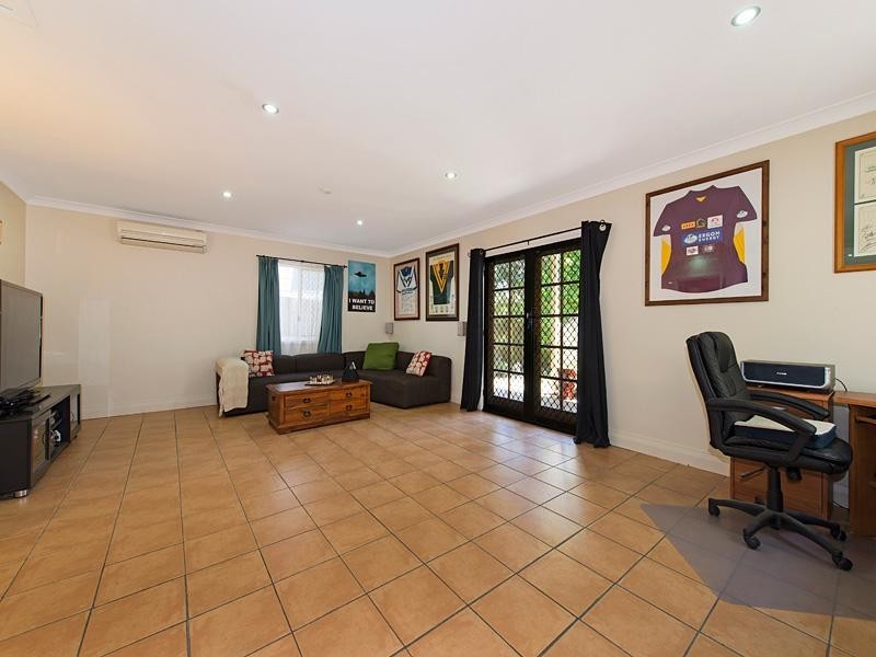 70 Central Avenue, Sherwood QLD 4075