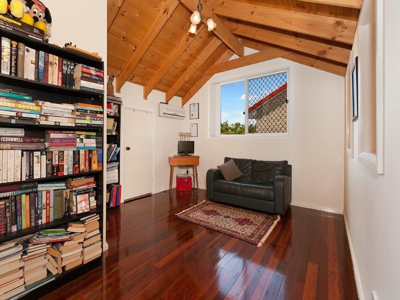 8/19 Likala Street, Wishart QLD 4122