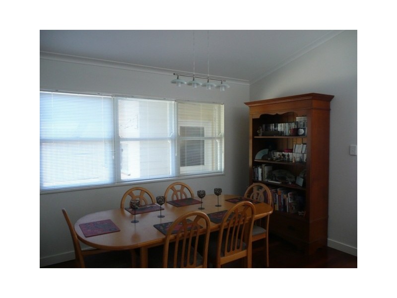 98 Seventeen Mile Rocks Road, Oxley QLD 4075