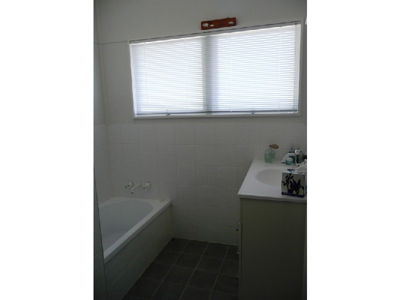 98 Seventeen Mile Rocks Road, Oxley QLD 4075