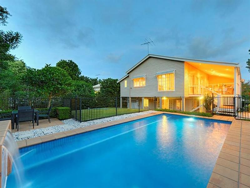 111 Victoria Avenue, Chelmer QLD 4068